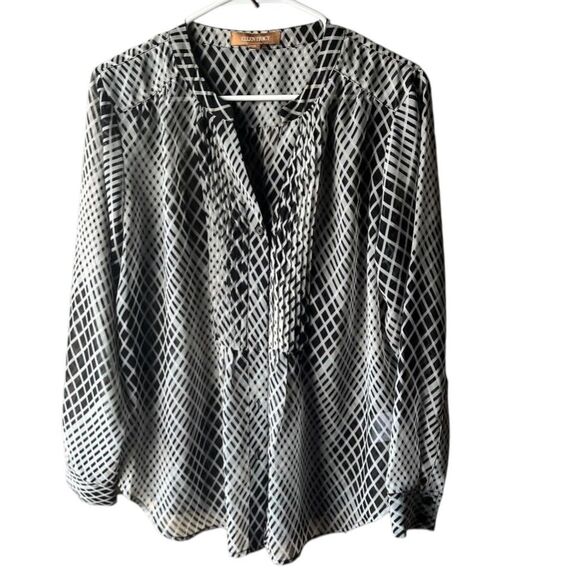 Ellen Tracy Diamond Geometric Print Blouse Top Sz M Pleated Neckline Button Up - Picture 1 of 9